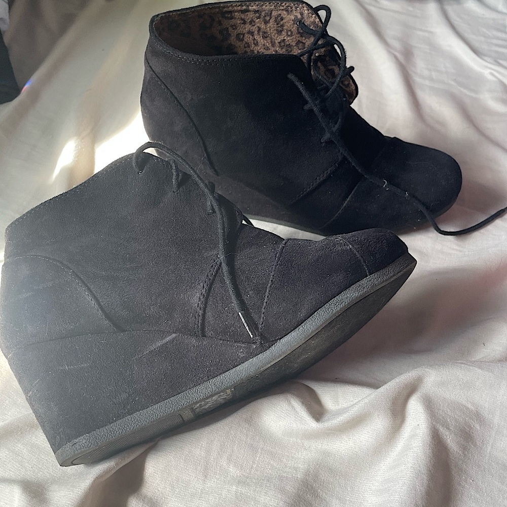 Size 9 Black Wedges with Laces and Inner Leopard Print